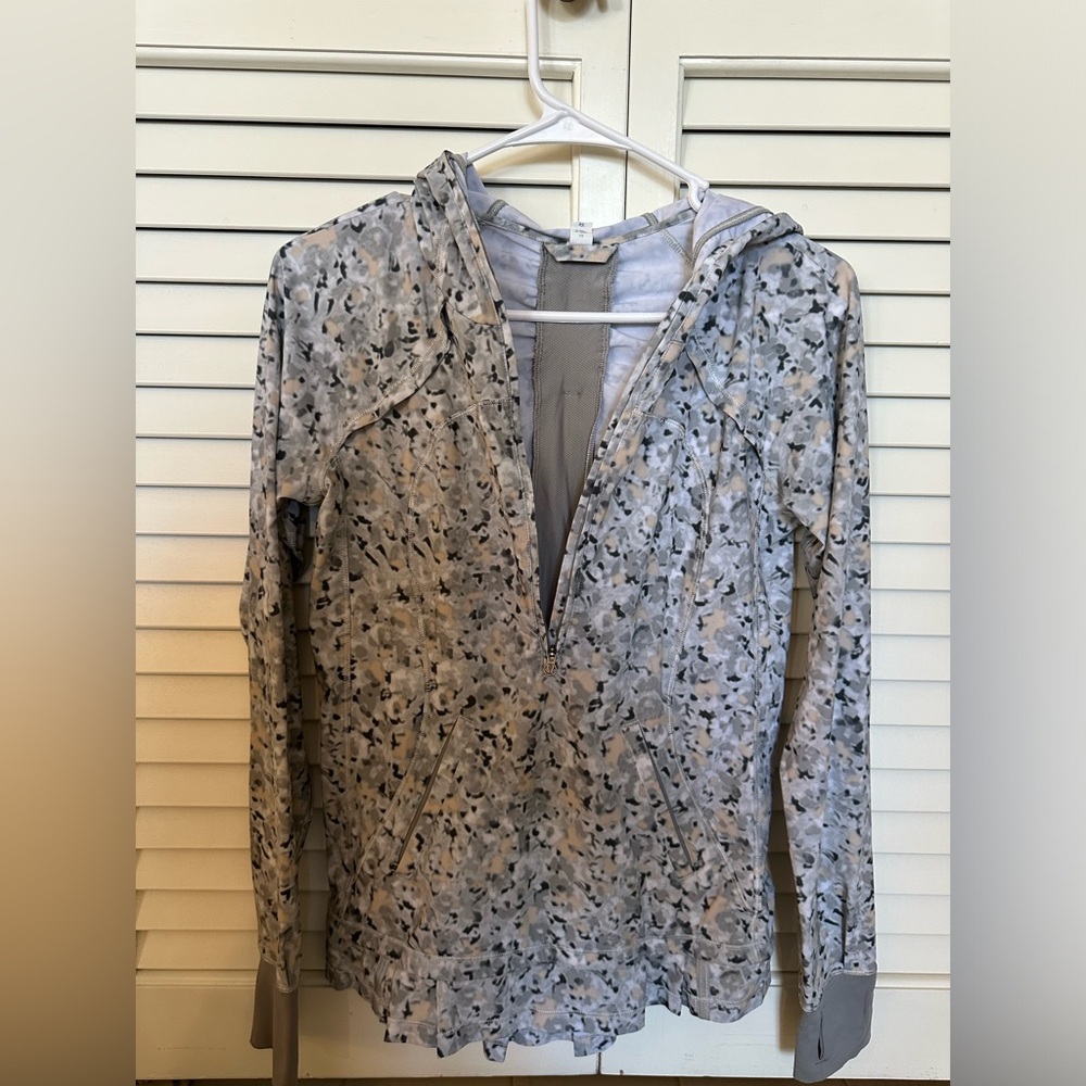 Lululemon jacket - Picture 3 of 4